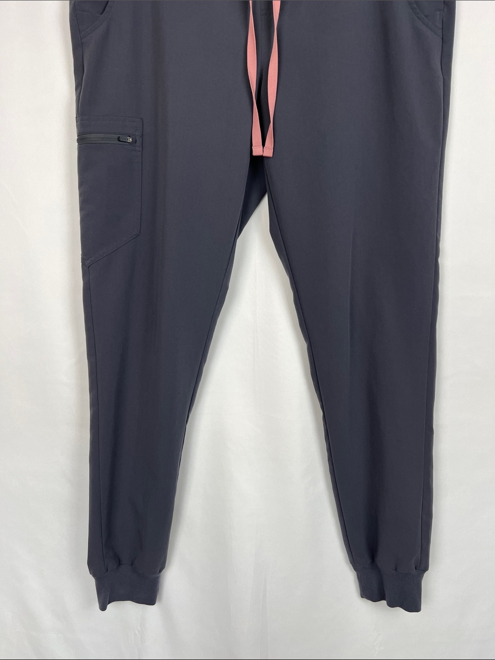 FIGS Slate Gray Scrub Set with Pink Drawstrings- Top XL/ Pants L Tall - Picture 8 of 12